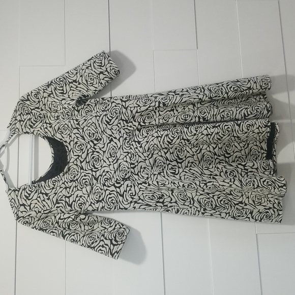 Dress - Picture 4 of 4